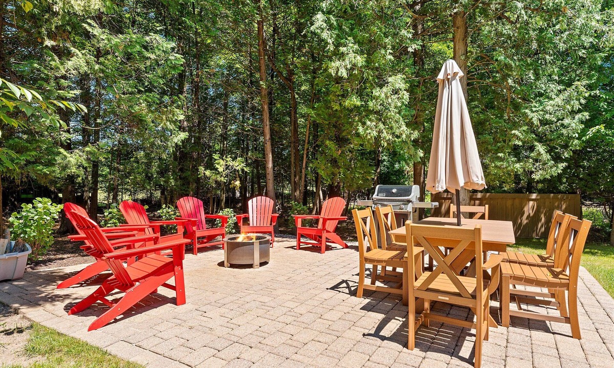 Fish Creek House | Excellent Location/Pine Cone Guest House/Close to downtown Fish Creek