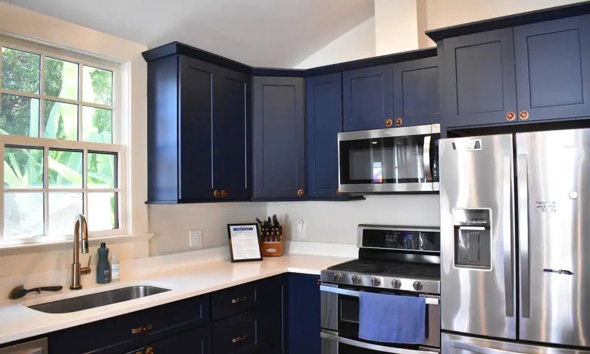 Bywater House | Executive Rental - Summer Special! Off Street Parking and Huge Yard