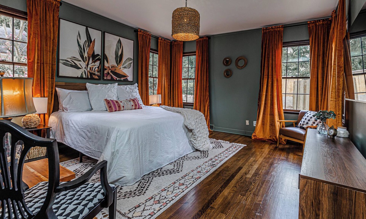 Fondren House | Executive Retreat in Fondren