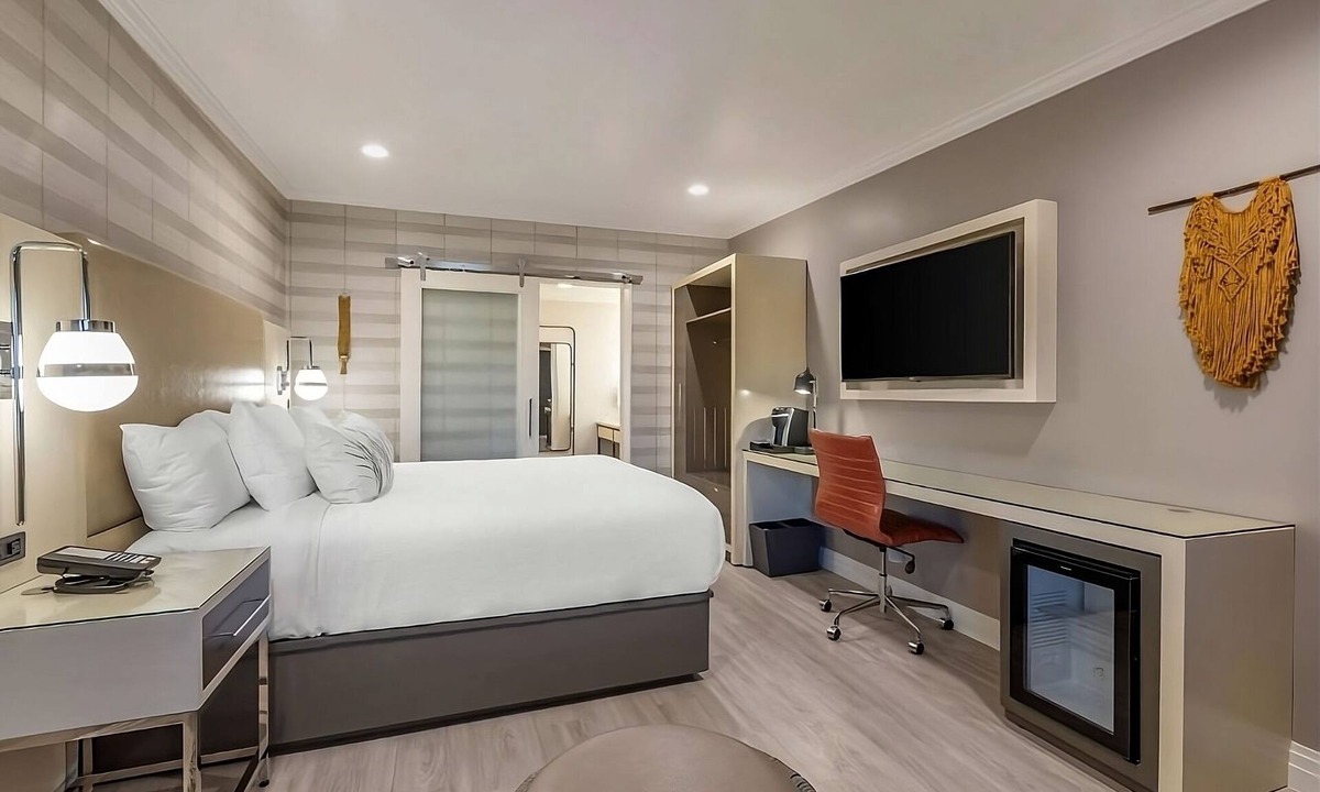 Southeast Torrance Hotel | Explore Torrance Beach w/Free Parking and Breakfast!
