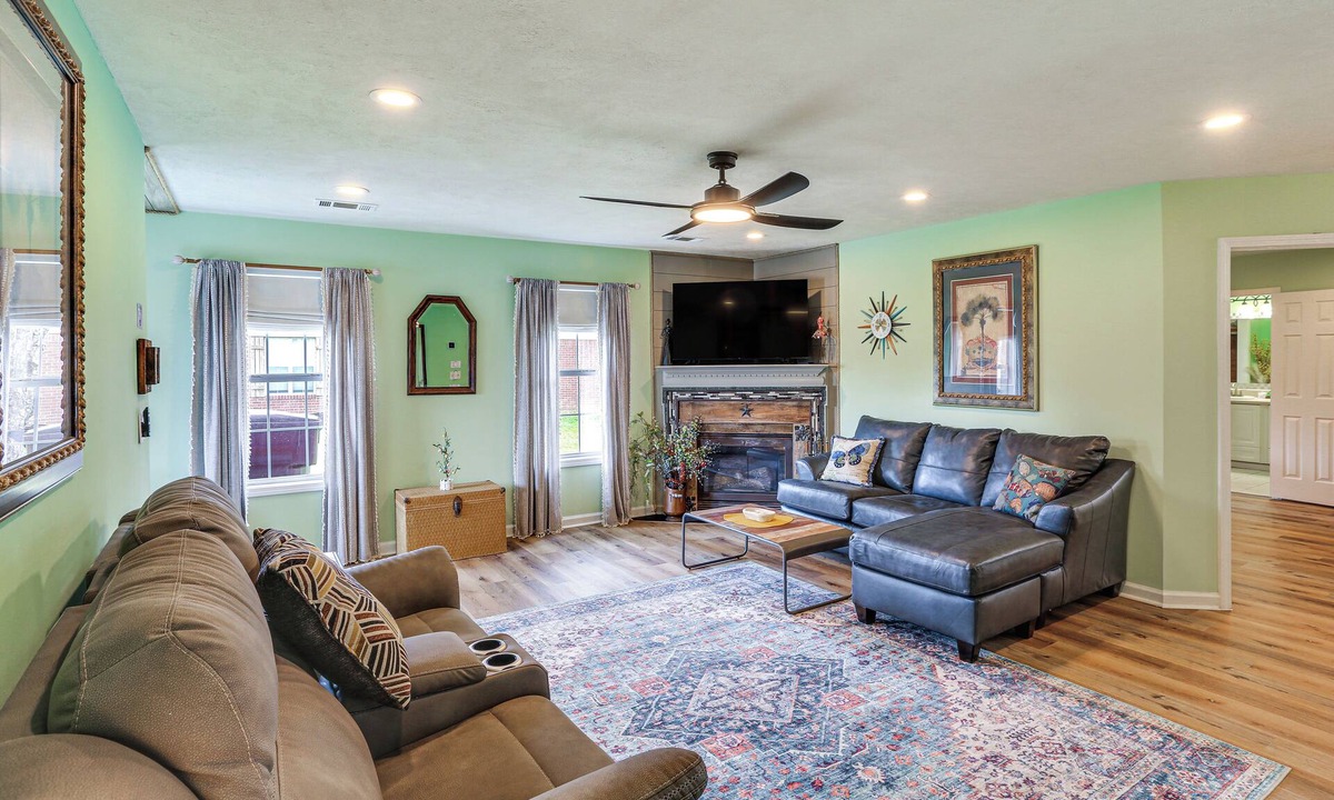 Tupelo House | Explore Tupelo & Natchez Trace! Southern Getaway