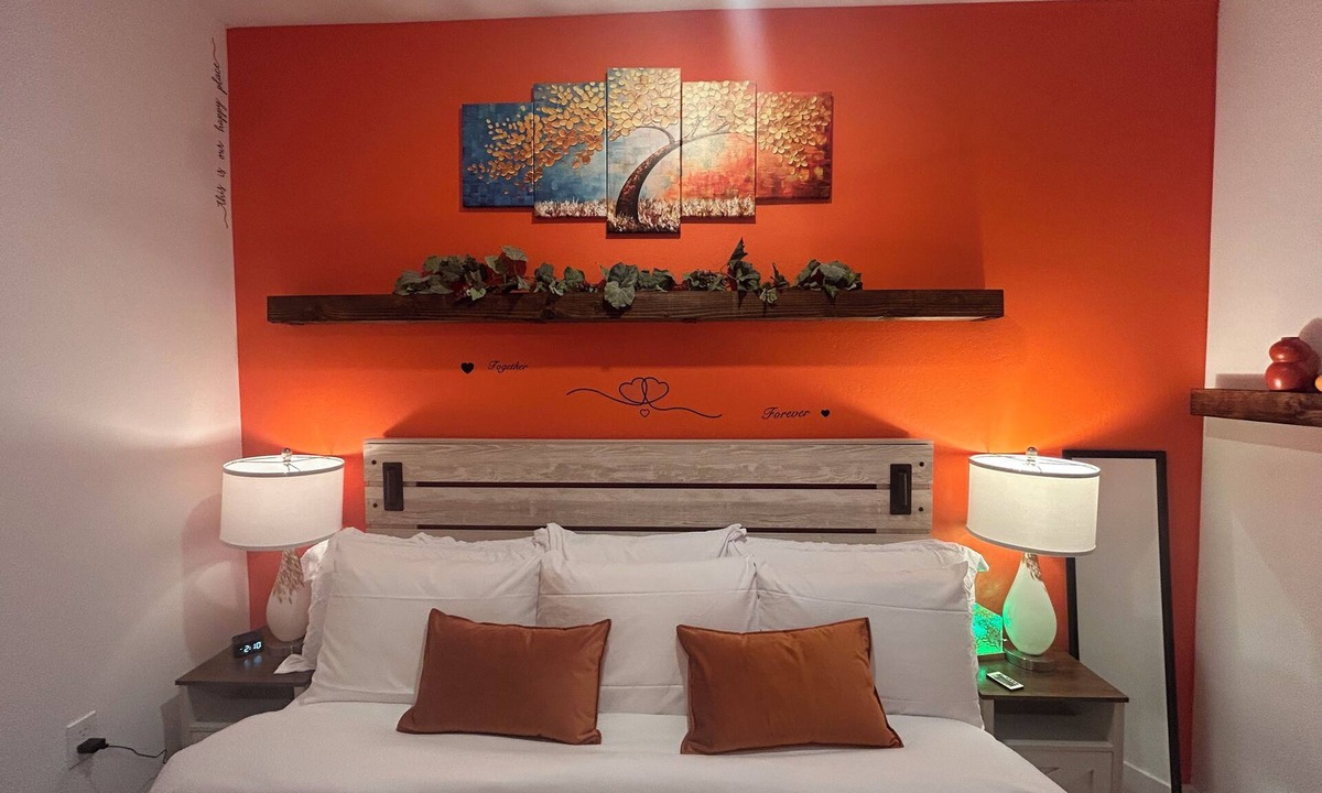 Pumpkin Center House | Exquisite Scandinavian touch private guest suite in newly built neighborhood