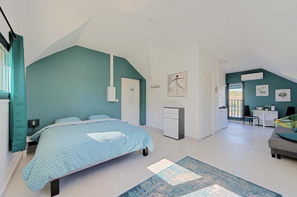 Saint-Remy-les-Chevreuse Apartment | Face Au Lac - Climatisation - RER - Parking - 406