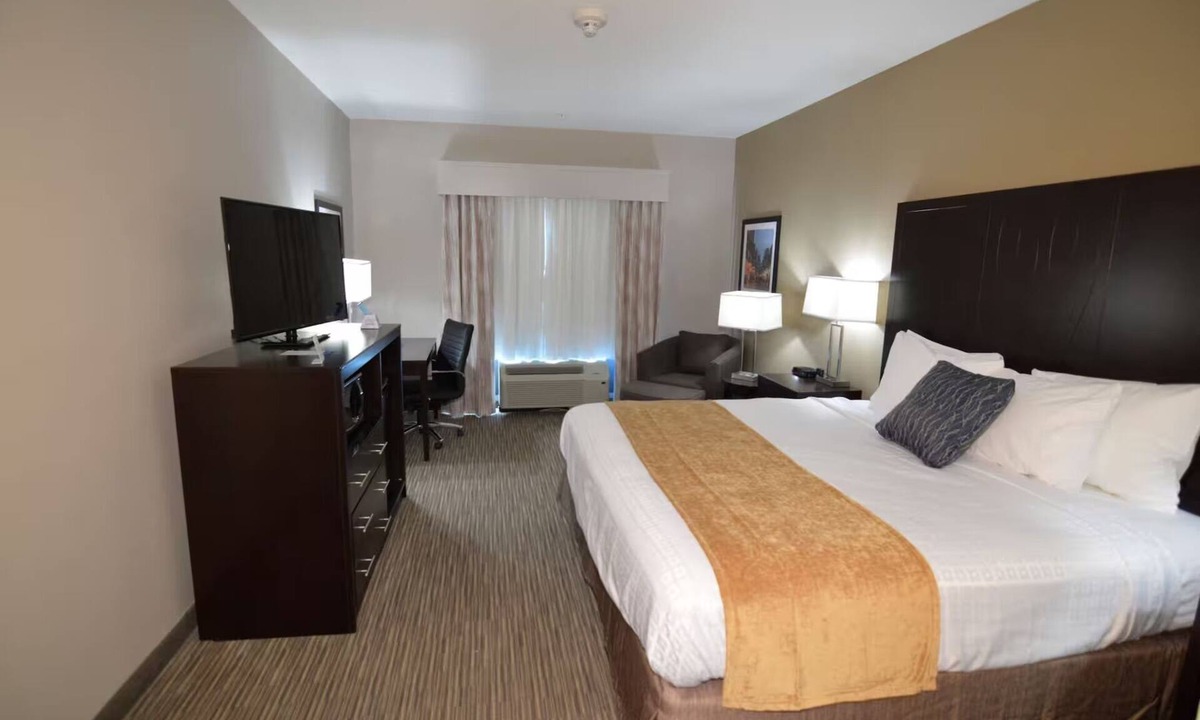 New Roads Hotel | False River Hotel