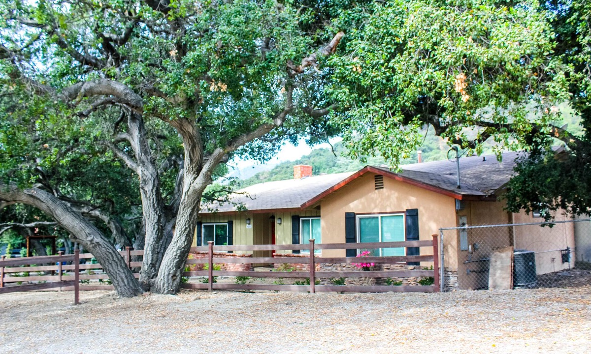 Sunland-Tujunga House | Families! Couples! Corporate Retreats! Perfect for any stay. #HSR25-002032
