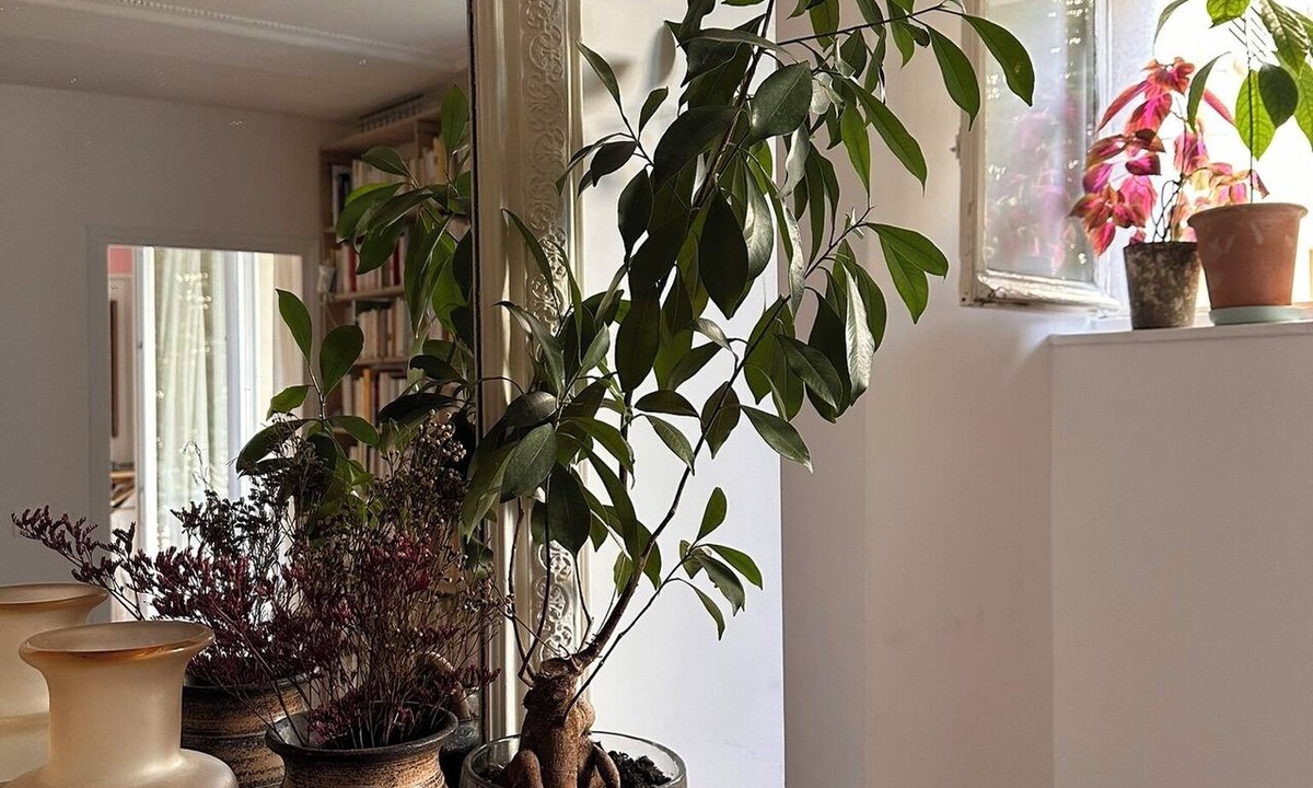 Saint-Vincent-de-Paul Apartment | Family Apartment in Paris