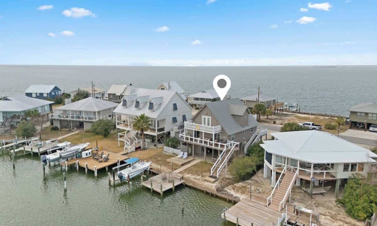Royal Lagoons House | Family Bayfront Paradise &Fishing Dock on Dauphin Island
