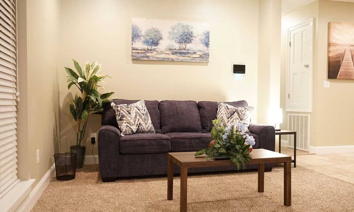 Kreole Apartment | Family-friendly 3BR/2B 4 TVs Full Kitchen Balcony