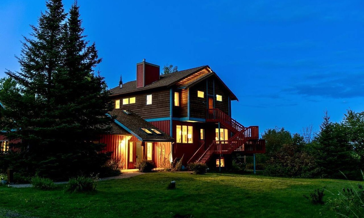 Grand Marais Cabin | Family-Friendly Cabin Surrounded by Nature with Indoor Sauna in Grand Marais, Minnesota