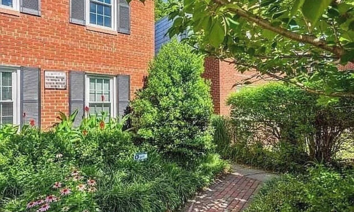 Old Town West House | Family-Friendly Old Town Home, 3 Blocks to King St, Walk to Train, Dine, or Shop