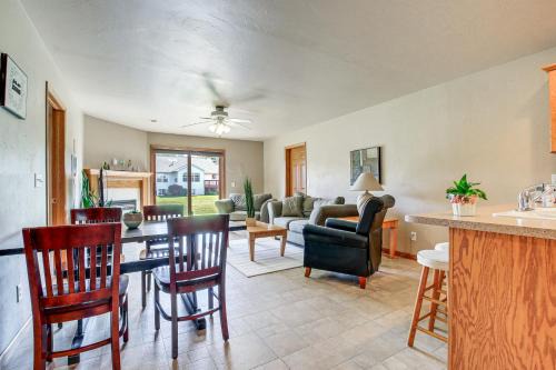 Butte Des Morts Apartment | Family-Friendly Unit: 8 Mi to Appleton Downtown!