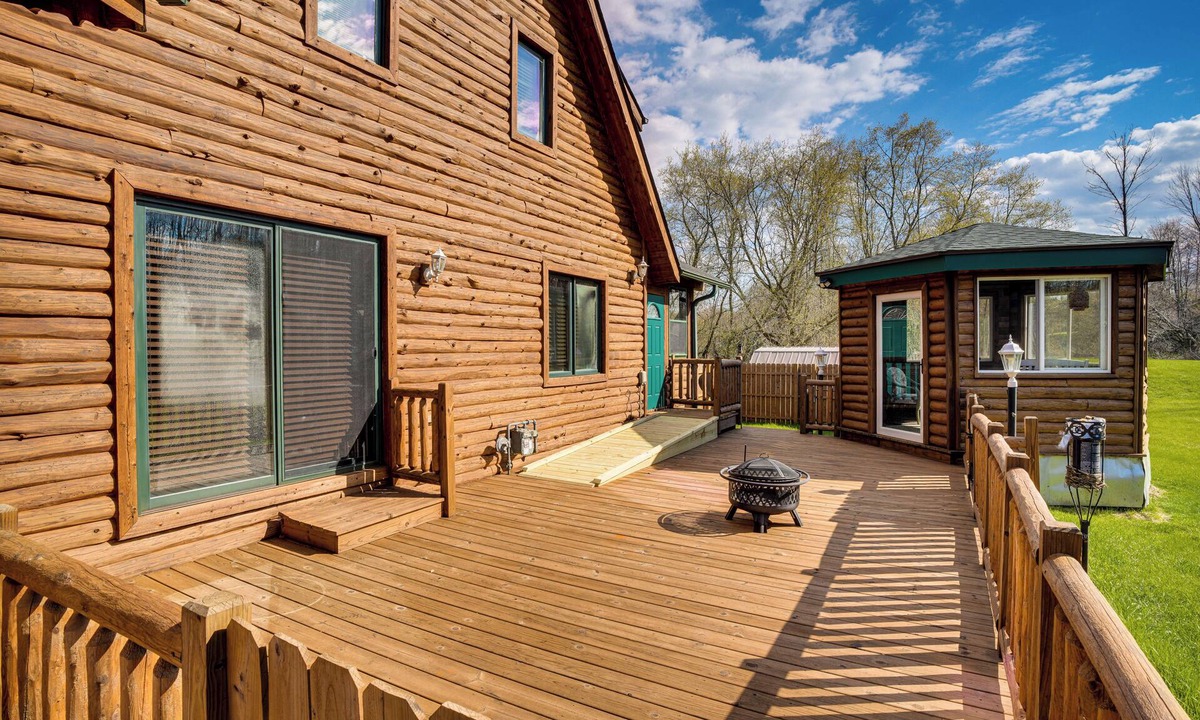 Hingham House | Family + Group Friendly | Modern Log Cabin Home
