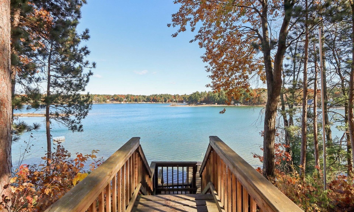 Wautoma Cabin | Family Lakefront Cabin! Hot Tub, Arcades & Dock