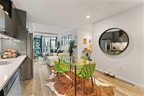 Shawmut Apartment | Family Suite in Boston with Pool Gym & Balcony - Perfect Stay