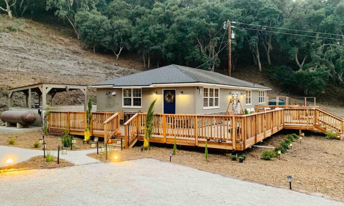 Lompoc House | Farmstay in Peaceful Canyon