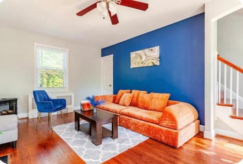 West Hyattsville House | Feel Good Home, Kingbed, Free parking, Backyard