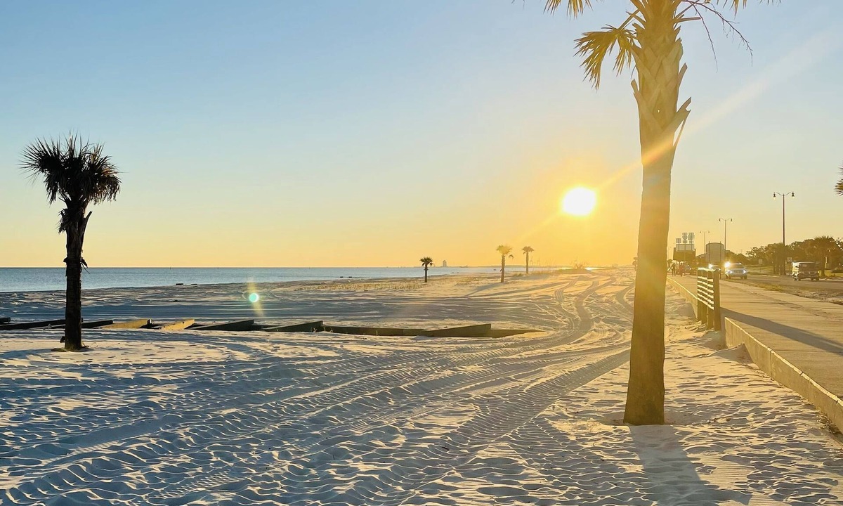 Gulfport House | “Feels like home” cozy stay just 0.5 mi to the beach!