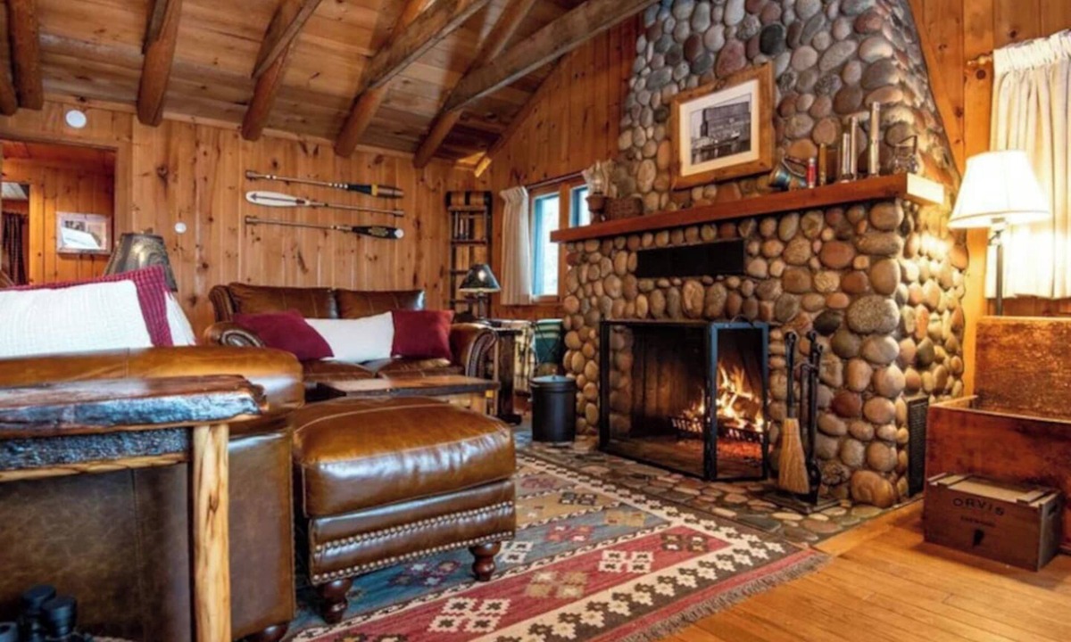 Lutsen House | Fish Hook Cove on the North Shore of Lake Superior
