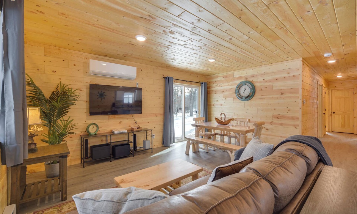 Danbury Cabin | Fish, Swim, Play: 'Voyager’s' Family Cabin w/Yard