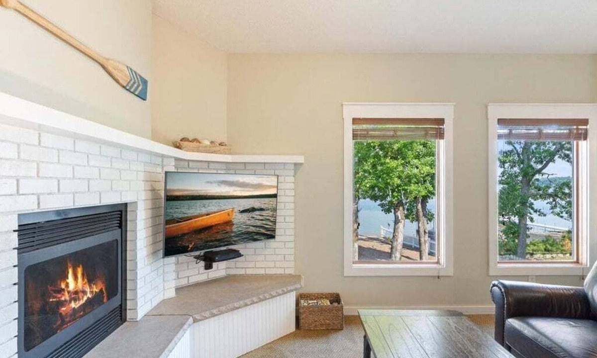 Nisswa Condo | Front Row Seat to Gull Lake Beach | Waterfront Condo