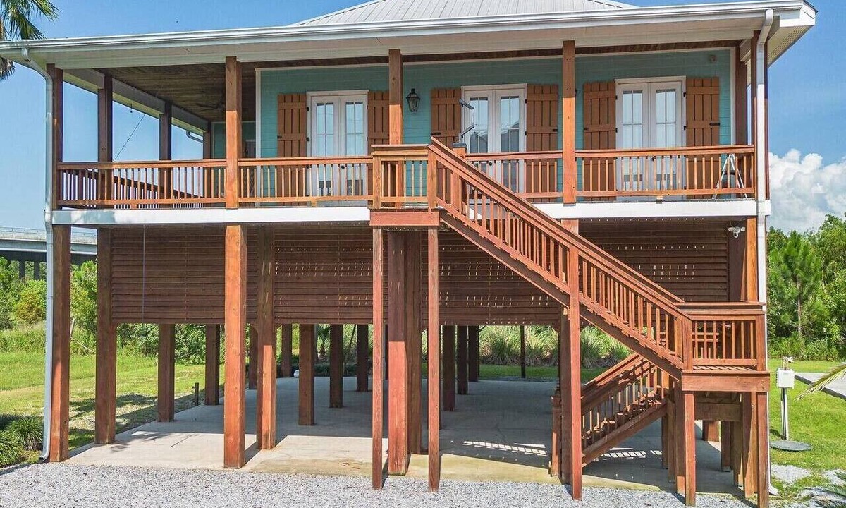Henderson Point House | Front Street Retreat
