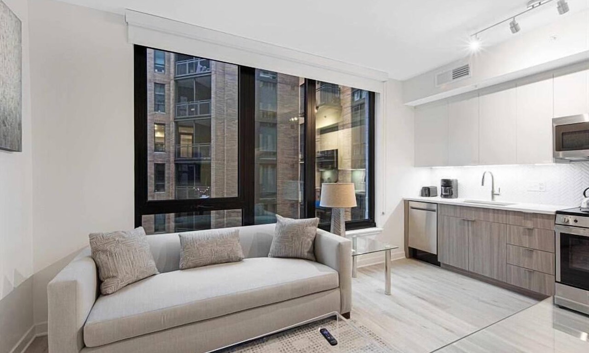 NoMa Hotel | Full Kitchen | Prime Location | Totally Pet-Approved