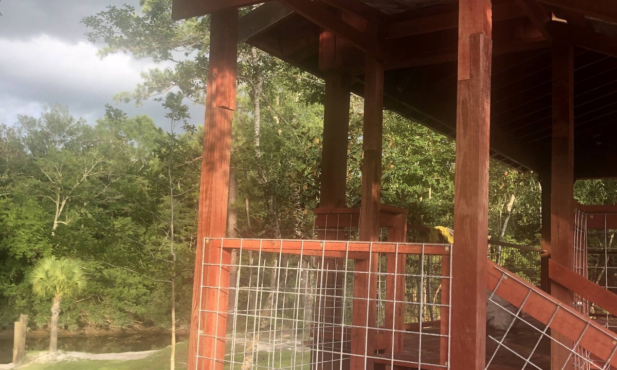 Biloxi Cabin | Fun Bunkhouse located right on the River