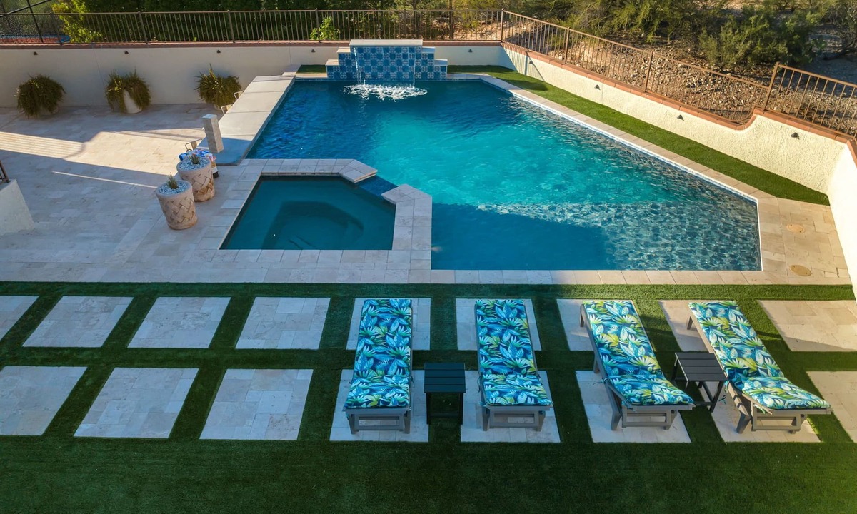 Shadow Hills House | Fun-for-all! Pool! Private Pickleball Court! Game room!