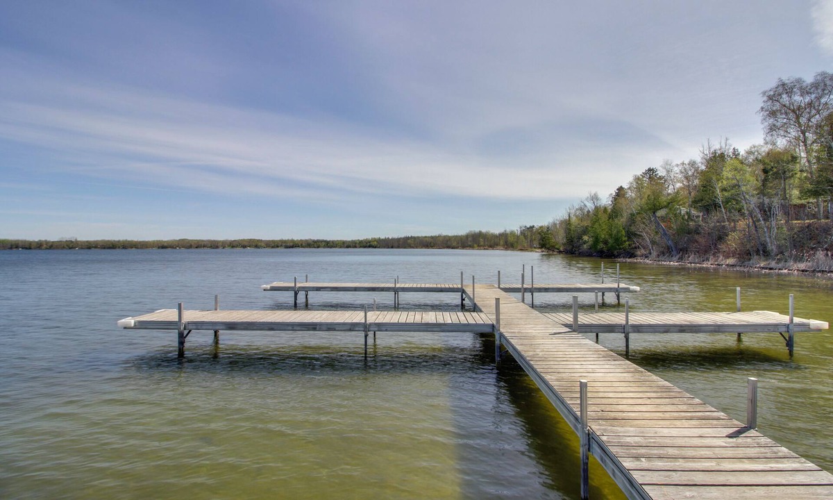Puposky Cabin | Fun on Gull Lake! Family Cabin w/Resort Perks