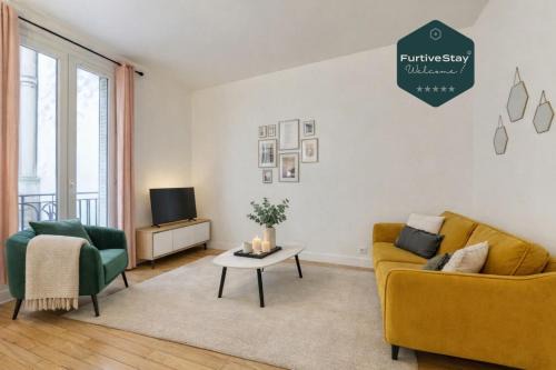 Quartier de Rochechouart Apartment | FurtiveStay - Magenta - Poissonnière