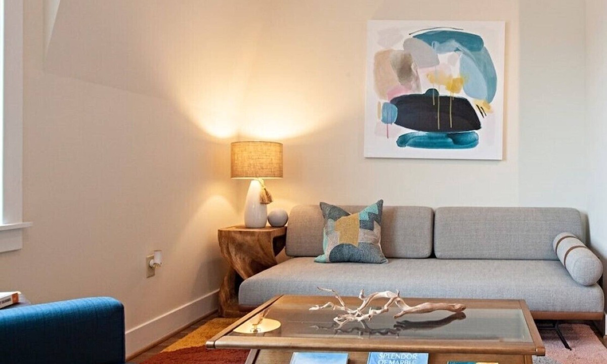 Old Town West Apartment | Garage Parking - A Cozy and Stylish Suite Xcape