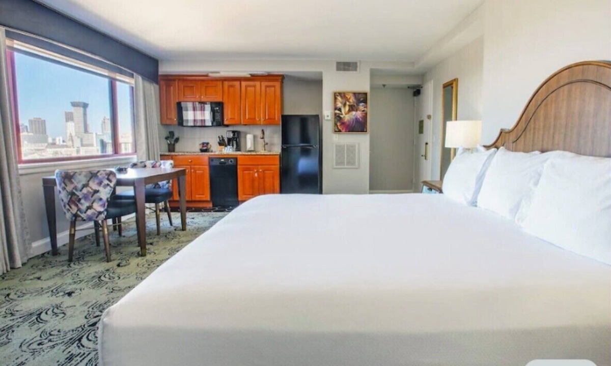 Faubourg Livaudais Hotel | GARDEN DISTRICT SPOT PERFECT FOR TULANE GRADUATION WEEK ACTIVITIES