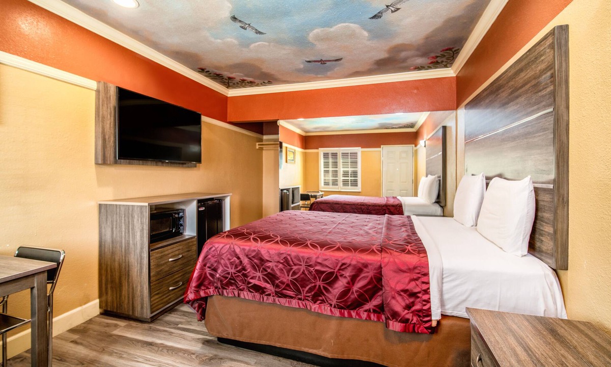 Inglewood Hotel | Geneva Motel