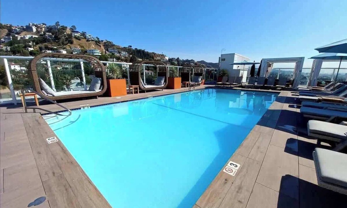 Hollywood Apartment | Glam Hollywood 2BR Pool, Views & Central Location