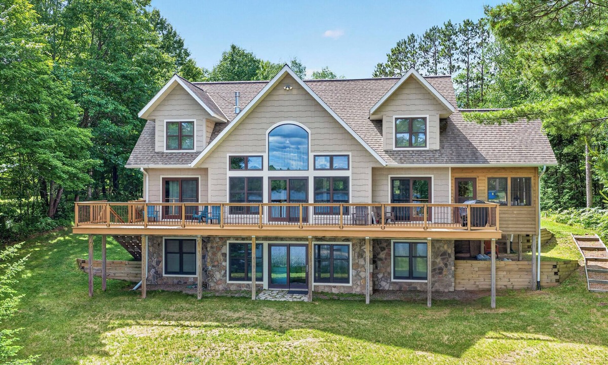 Clam Lake House | Gliemwood II at Clam Lake | 5BR Lakefront Retreat