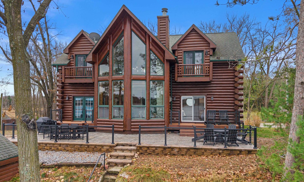 Wautoma House | Gorgeous 3-bedroom home on Silver Lake, Wautoma, WI, Summer, Fall & Holidays