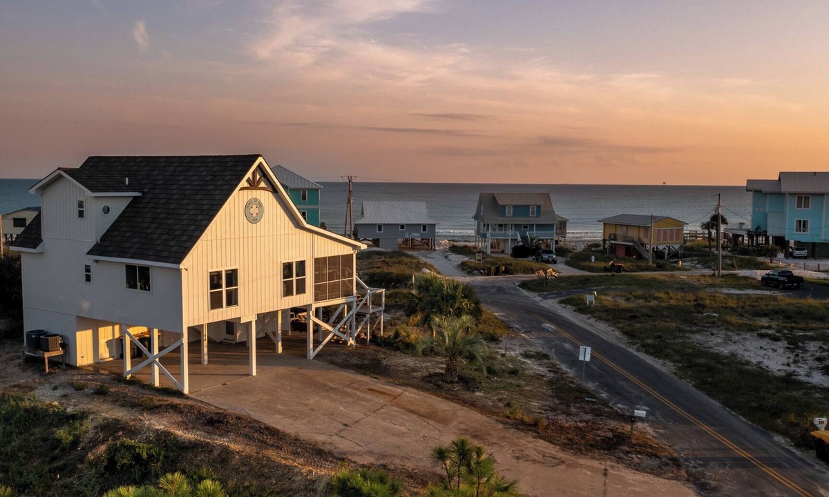Surf Side Shores House | Gorgeous/Great Gulf Views!
