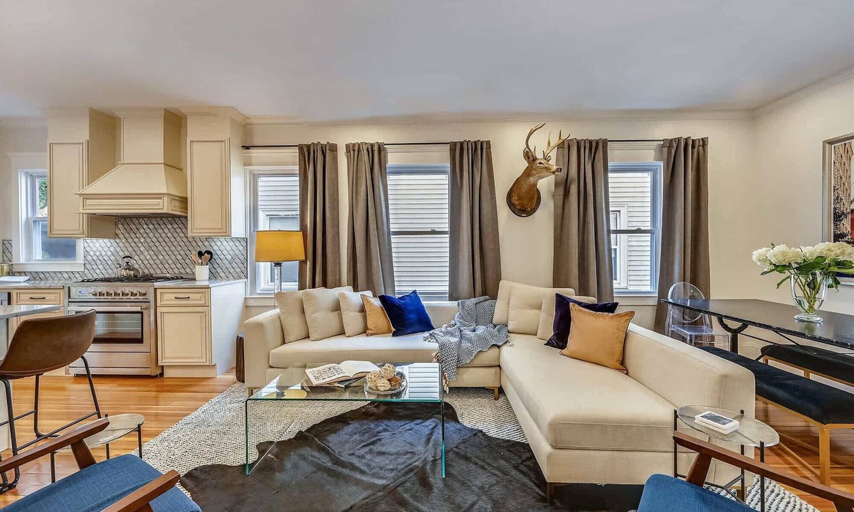 Forest Hills - Woodbourne Condo | Grand 10BR Jamaica Plain | Dual Floor Combo