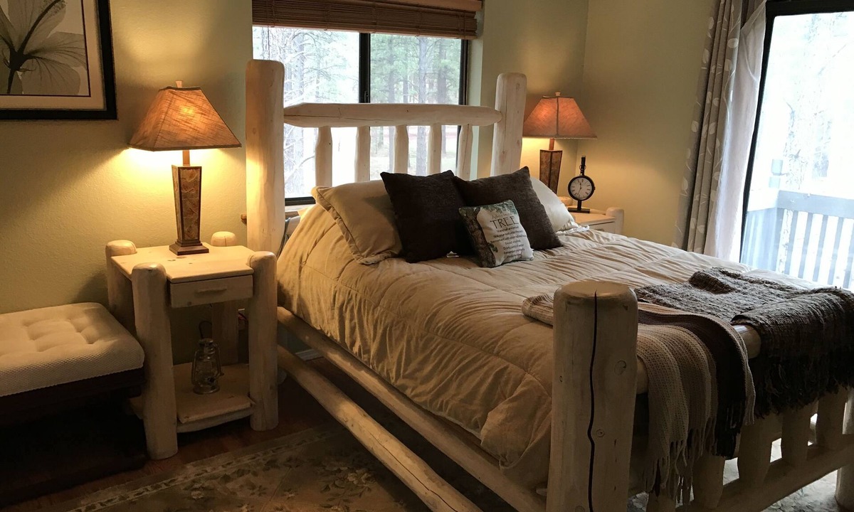 Parks House | Grand Canyon 1b Loft/Suite at Historic Wrigley Ranch
