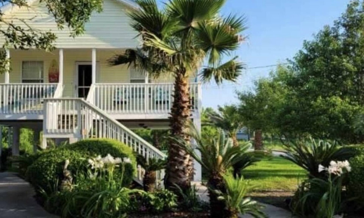 Pass Christian House | Great getaway, center town, beach, lovely grounds, seating downstairs, elevator