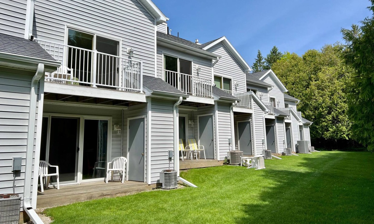 Fish Creek Condo | Great Location @ Hilltop Retreat in Fish Creek!