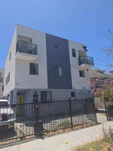 Downtown Los Angeles House | Green HomeStay