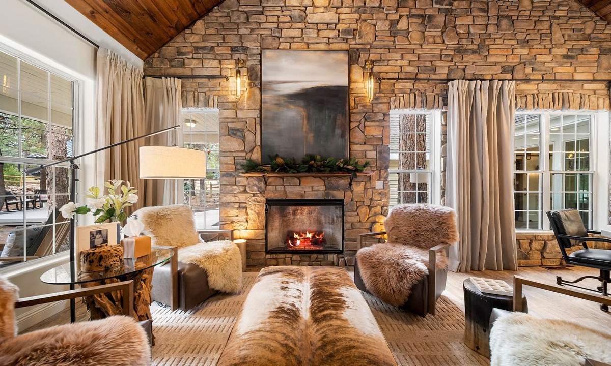Heber House | Group Retreat with Theater & Hot Tub