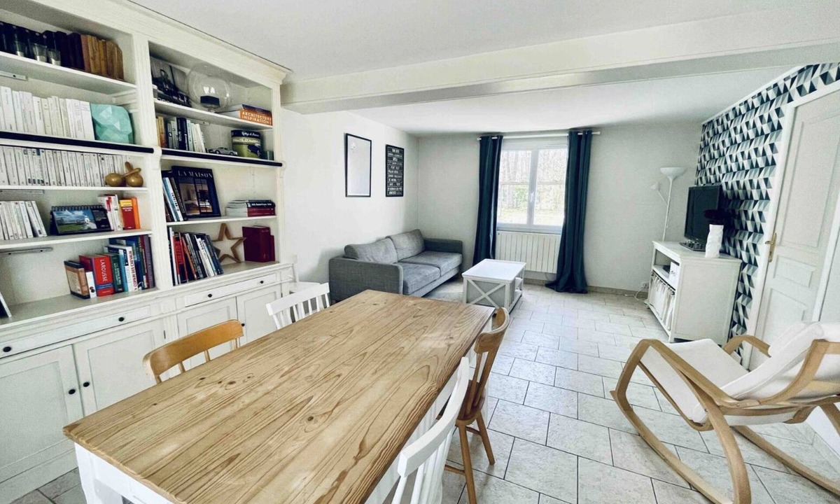 Lamorlaye House | Guest house in Le Lys-Chantilly - Near Paris CDG, Disneyland and Parc Astérix