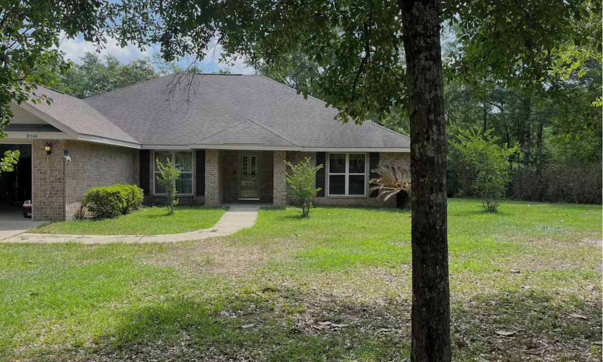 Ono Island House | Gulf Coast Hideaway/Silverhill: Spacious 4/2 house & pool, lots of outdoor space