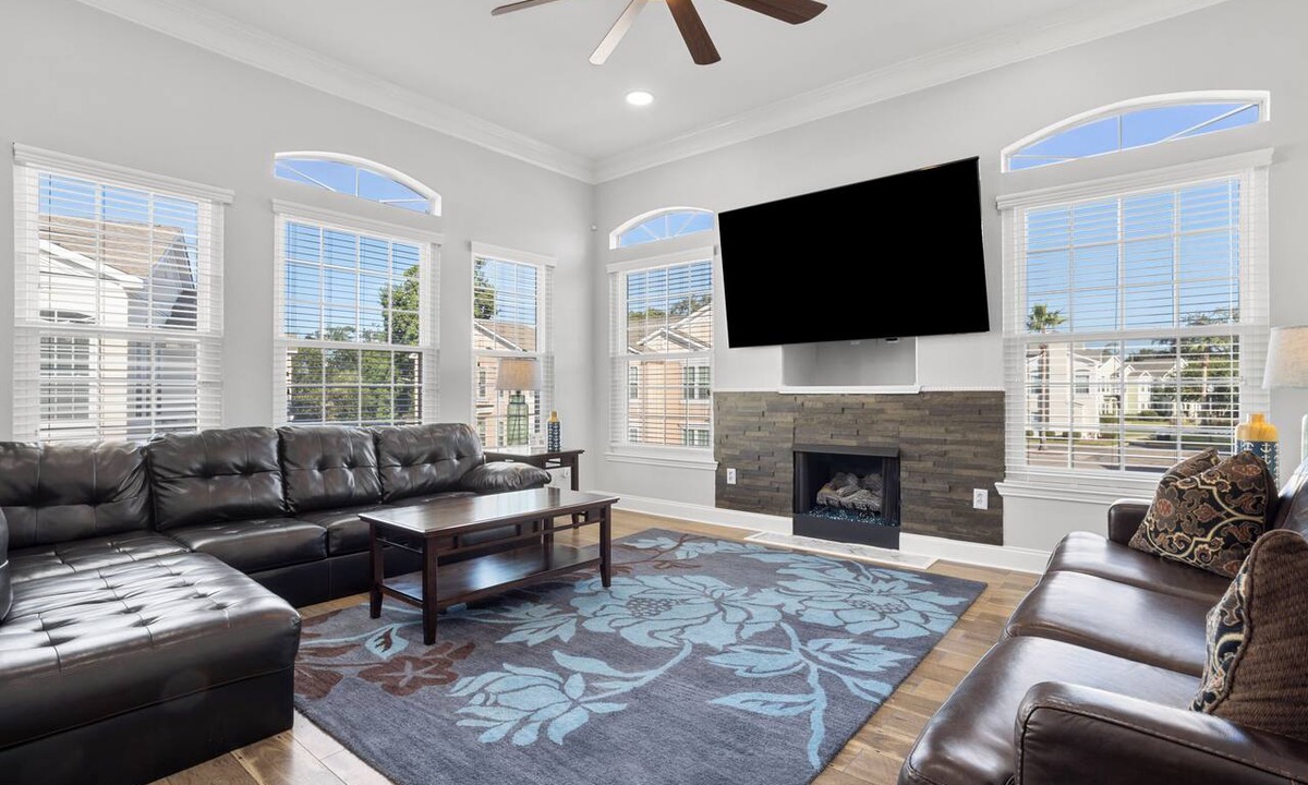 Gulfport Condo | Gulfport-Biloxi Retreat ★ 3BR ★ 2 Pools ★ Hot Tub ★ PS5 ★ Xbox ★ Wi-Fi ★ Clean