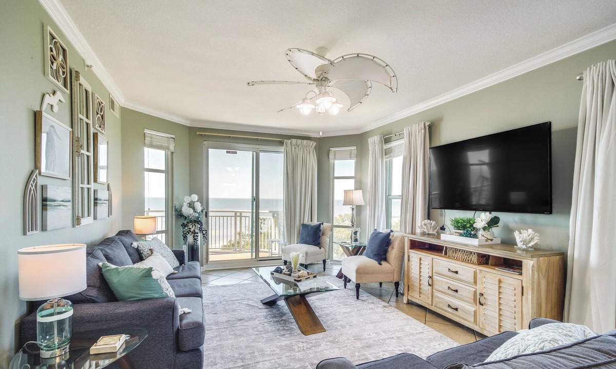Gulfport Apartment | Gulfport Oceanfront Vacation Rental: Walk to Beach