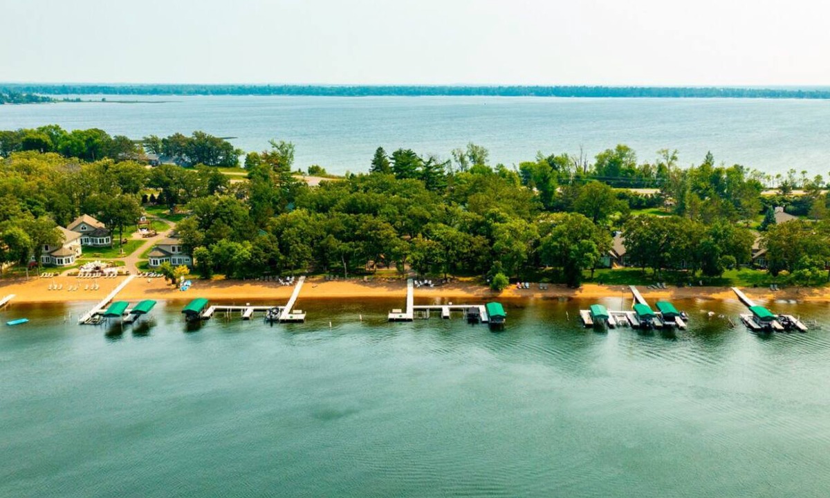 Nisswa Condo | Gull Lake Rental | Beach Access, Pontoon Rentals