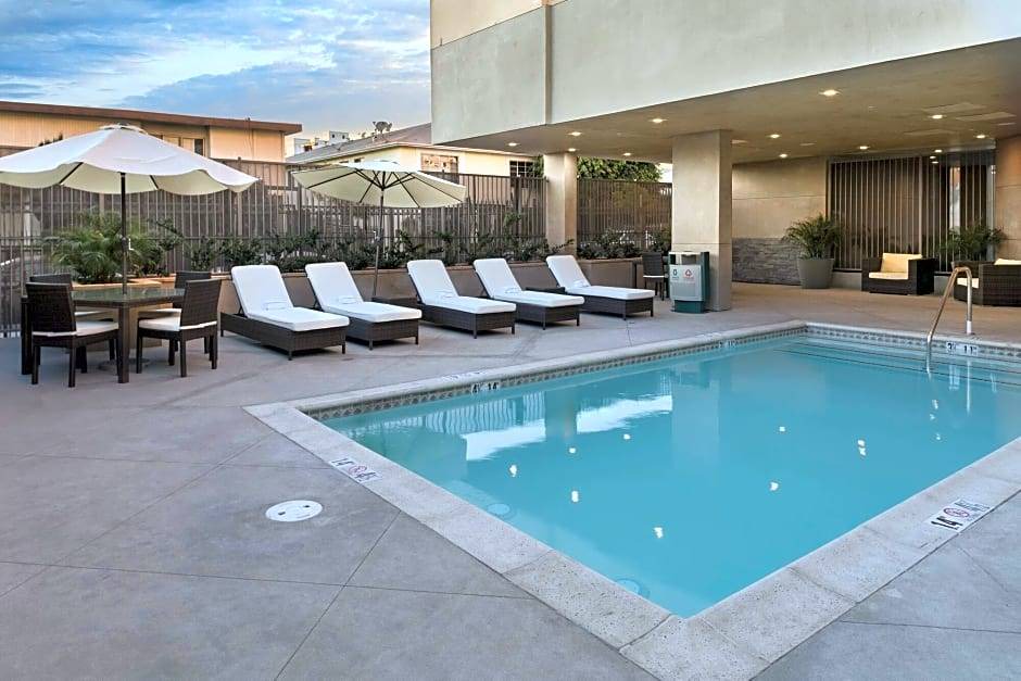 Hollywood Hotel | Hampton Inn & Suites Los Angeles/Hollywood