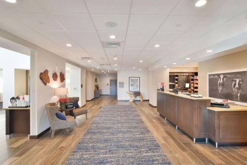 Menomonie Hotel | Hampton Inn & Suites Menomonie-UW Stout